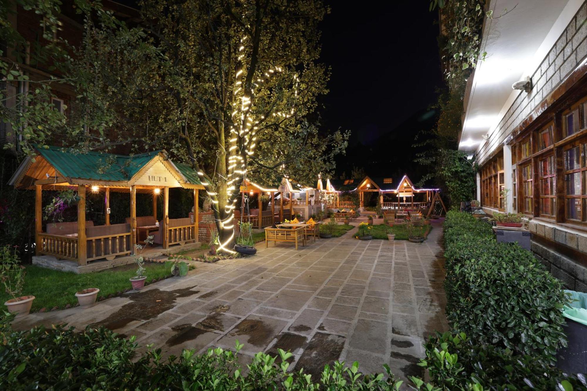 Отель Hide-In Old Manali Экстерьер фото