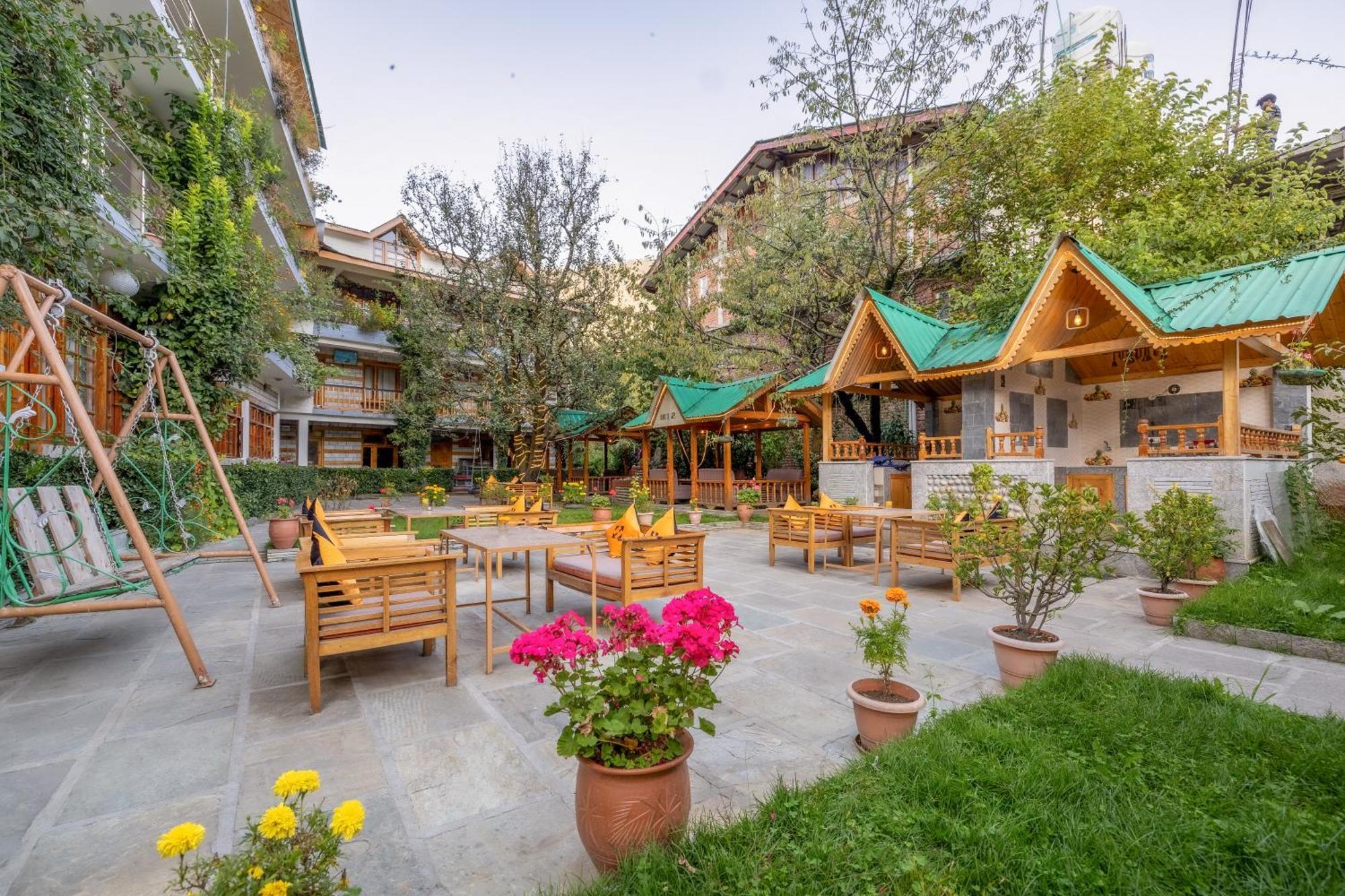 Отель Hide-In Old Manali Экстерьер фото