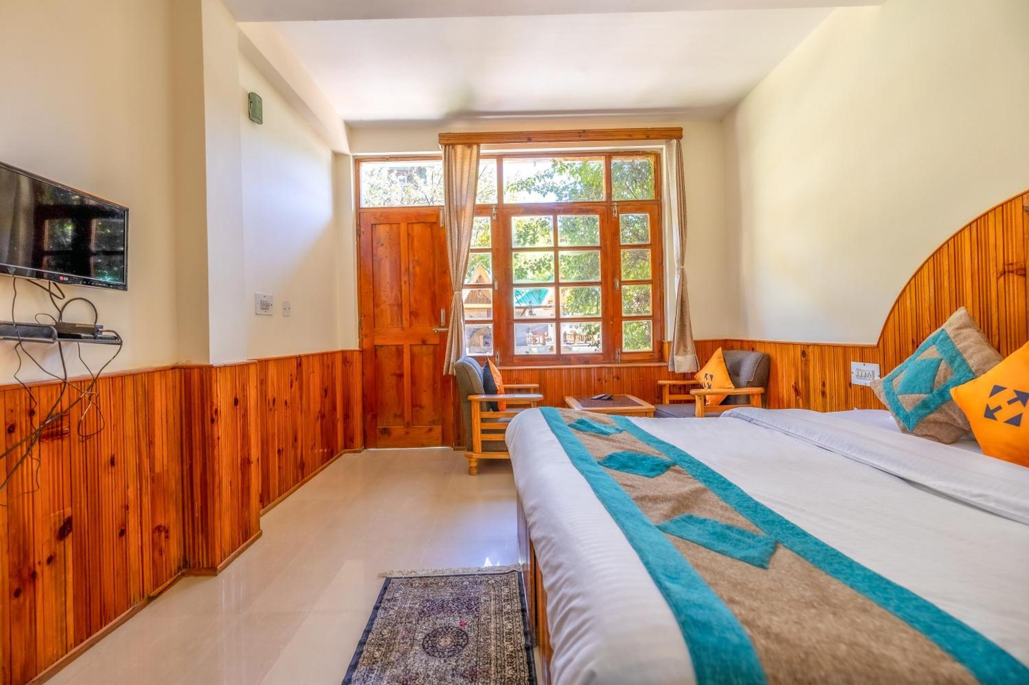 Отель Hide-In Old Manali Экстерьер фото